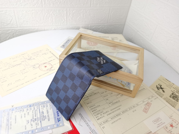 LVコピーウォレット側面デザイン